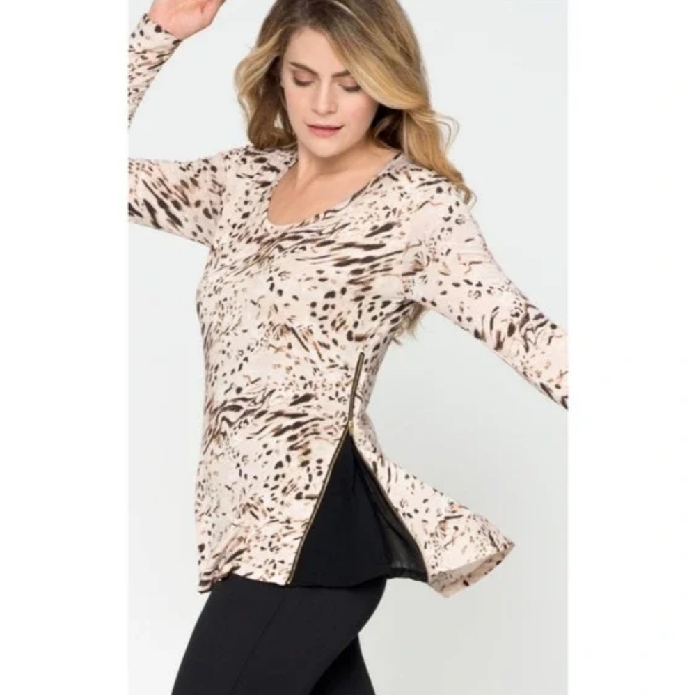 LYSSÉ Animal Print Top, Side Zipper Detail, Lined, Size 2X